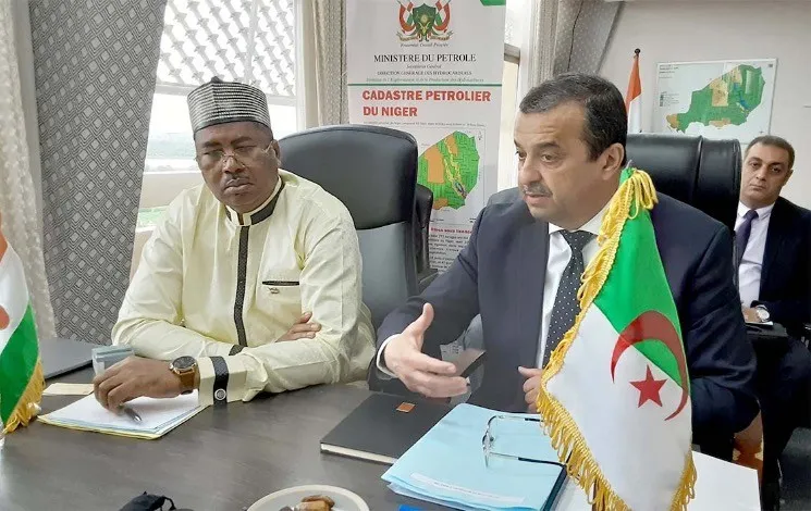 الجزائر تُفعّل الجيوطاقة في الساحل: دلالات زيارة عرقاب إلى النيجر