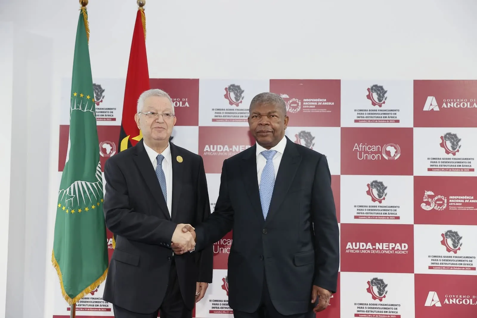 رئيس مجلس الأمة يُستقبل من قبل رئيس أنغولا