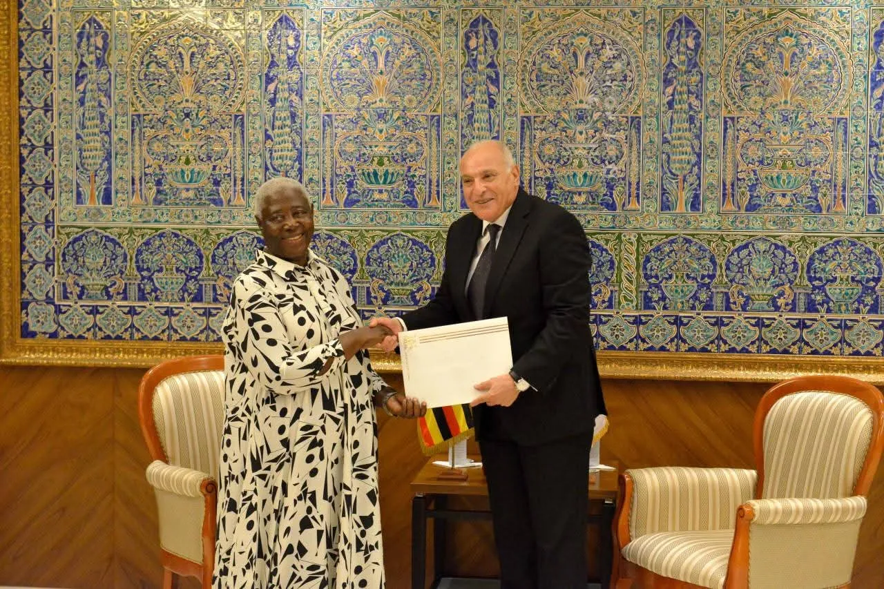 عطاف يتسلم رسالة خطية لرئيس الجمهورية من قبل نظيره الأوغندي