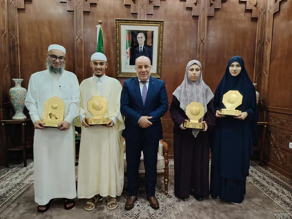 أبطال الجزائر في مسابقة الملك عبد العزيز الدولية للقرآن الكريم