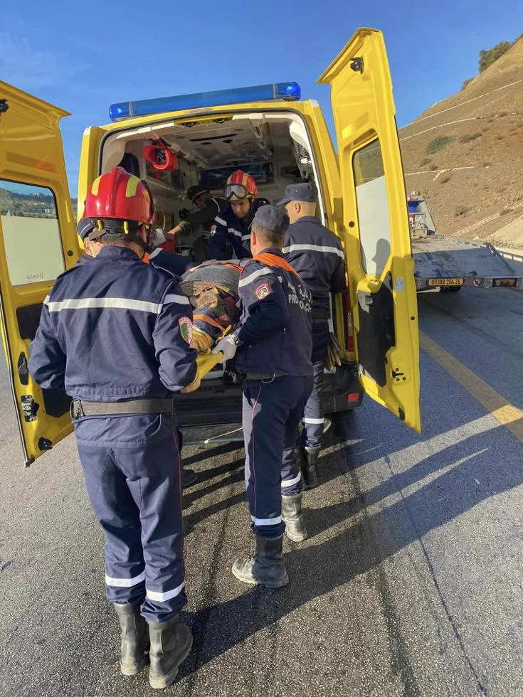 حادث مروري مروع بالبويرة: 4 وفيات و4 جرحى