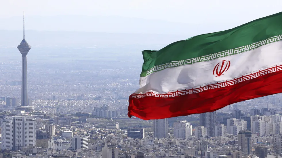 إيران تلمح لقبول مفتشين أمريكيين مقابل اتفاق نووي
