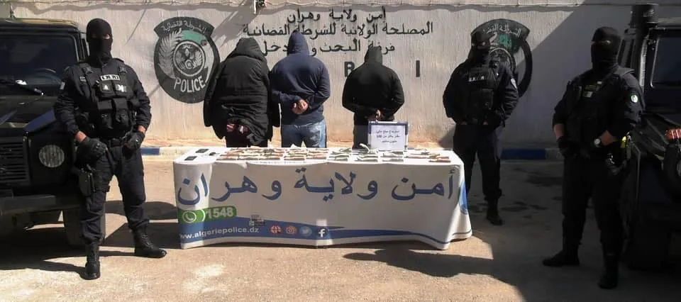 وهران..الاطاحة بعصابة قامت  بالسطو على مسكن وسرقة مبلغ مالي