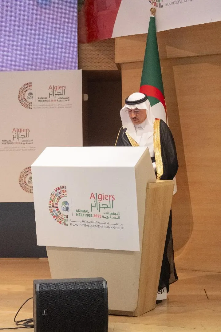الجاسر من الجزائر: التنمية خيار سيادي ومصير مشترك للدول الإسلامية
