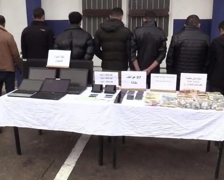 الإطاحة بشبكة مختصة في تهريب العملة وحجز أموال طائلة