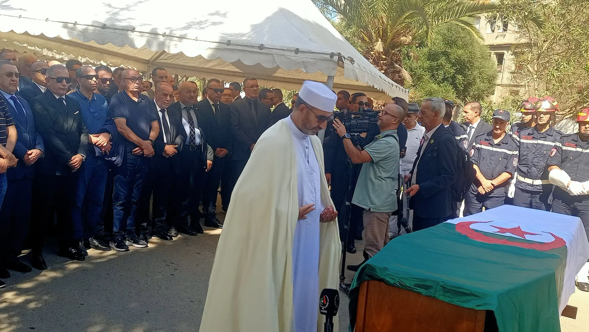 تشييع جثمان المستشار الراحل حميد لوناوسي بمقبرة العالية