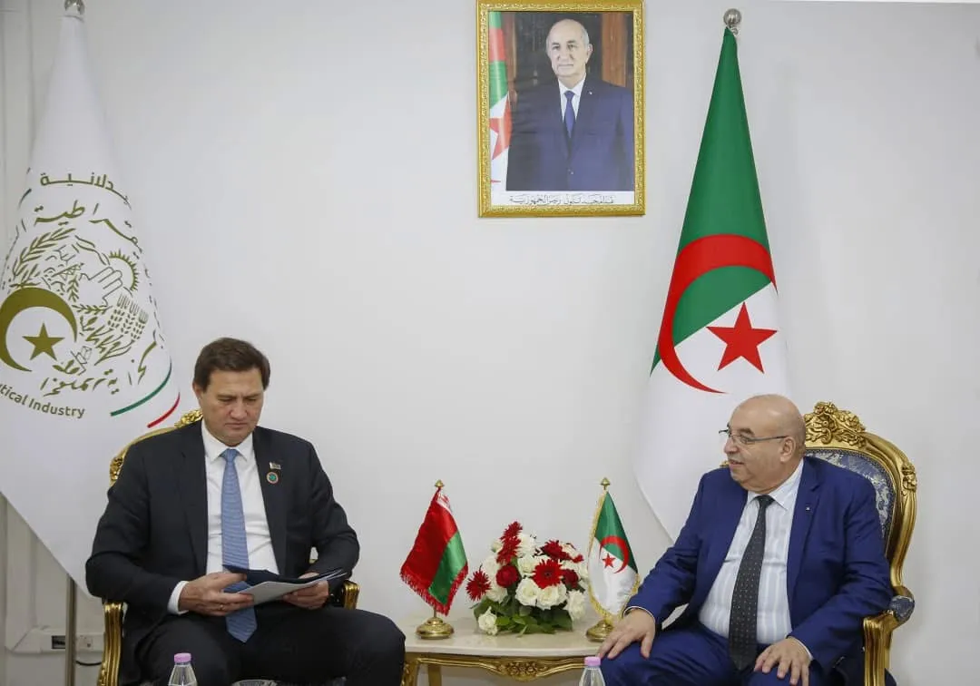 وزير الصناعة الصيدلانية مع وزير  الخارجية البيلاروسي سبل تعزيز التعاون