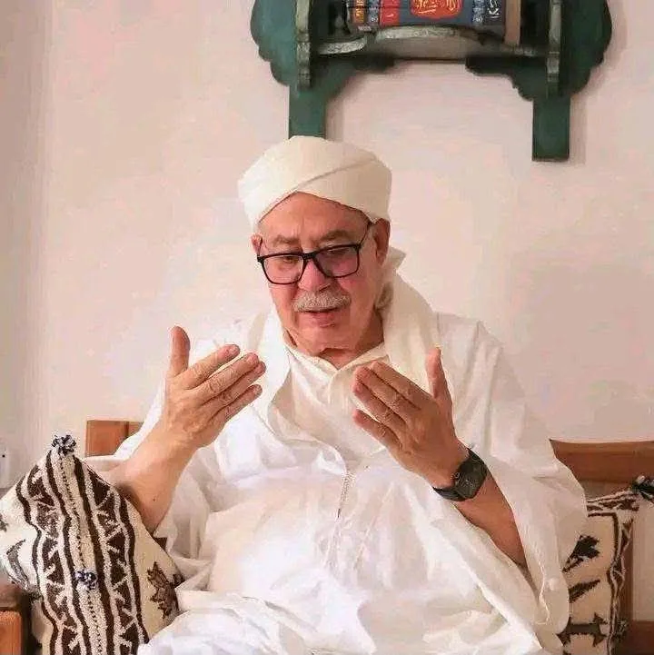 الشيخ محمد العيد التيجاني شيخ الزاوية التيجانية بتماسين في ذمة الله