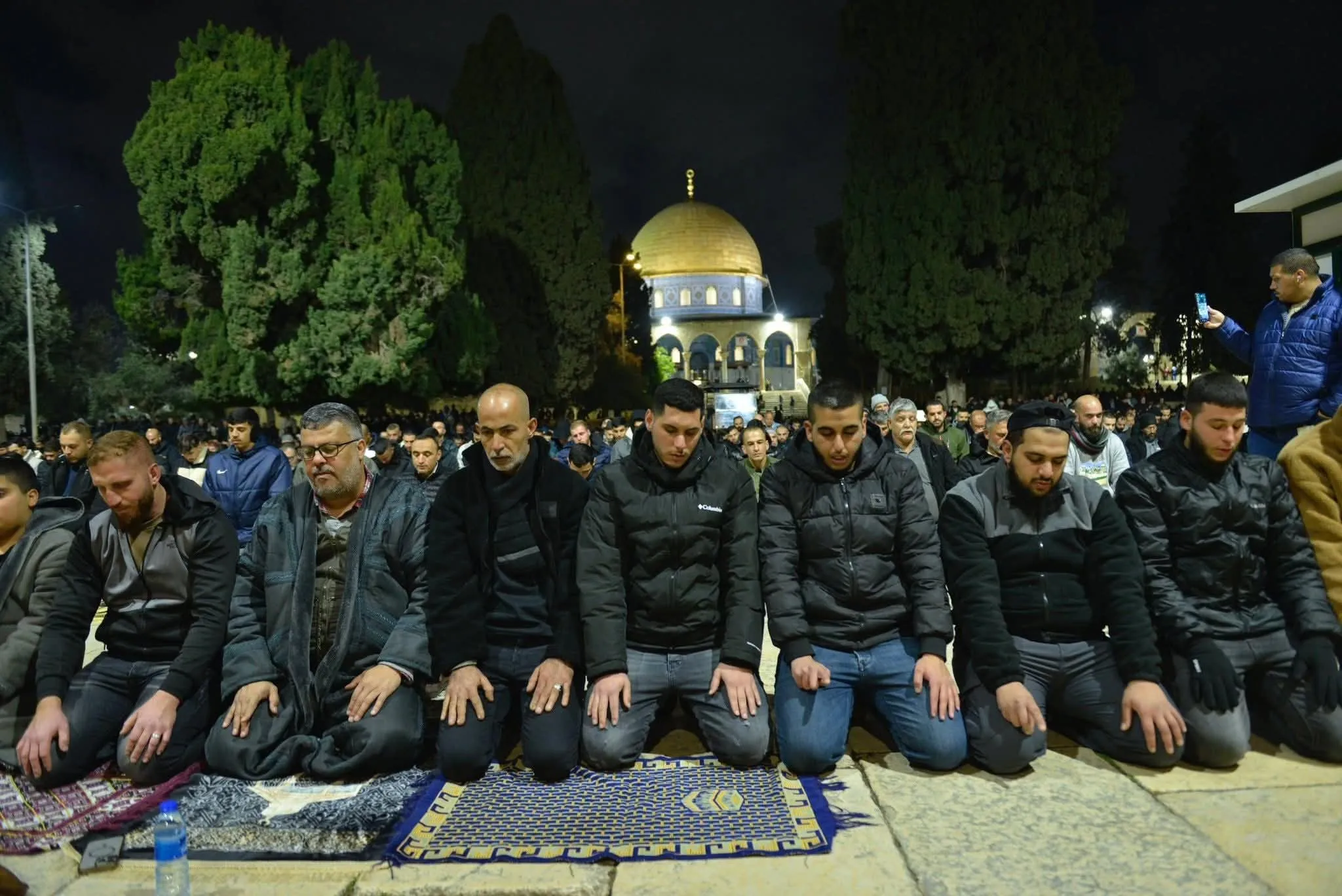 فلسطين: 60 ألف مصل يؤدون صلاتي العشاء والتراويح في المسجد الأقصى