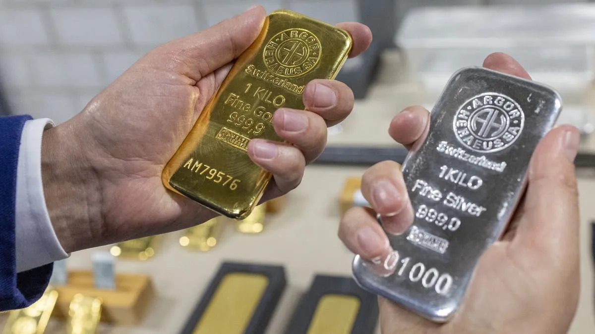 ارتفاع في أسعار الذهب واستقرار في أسعار الفضة