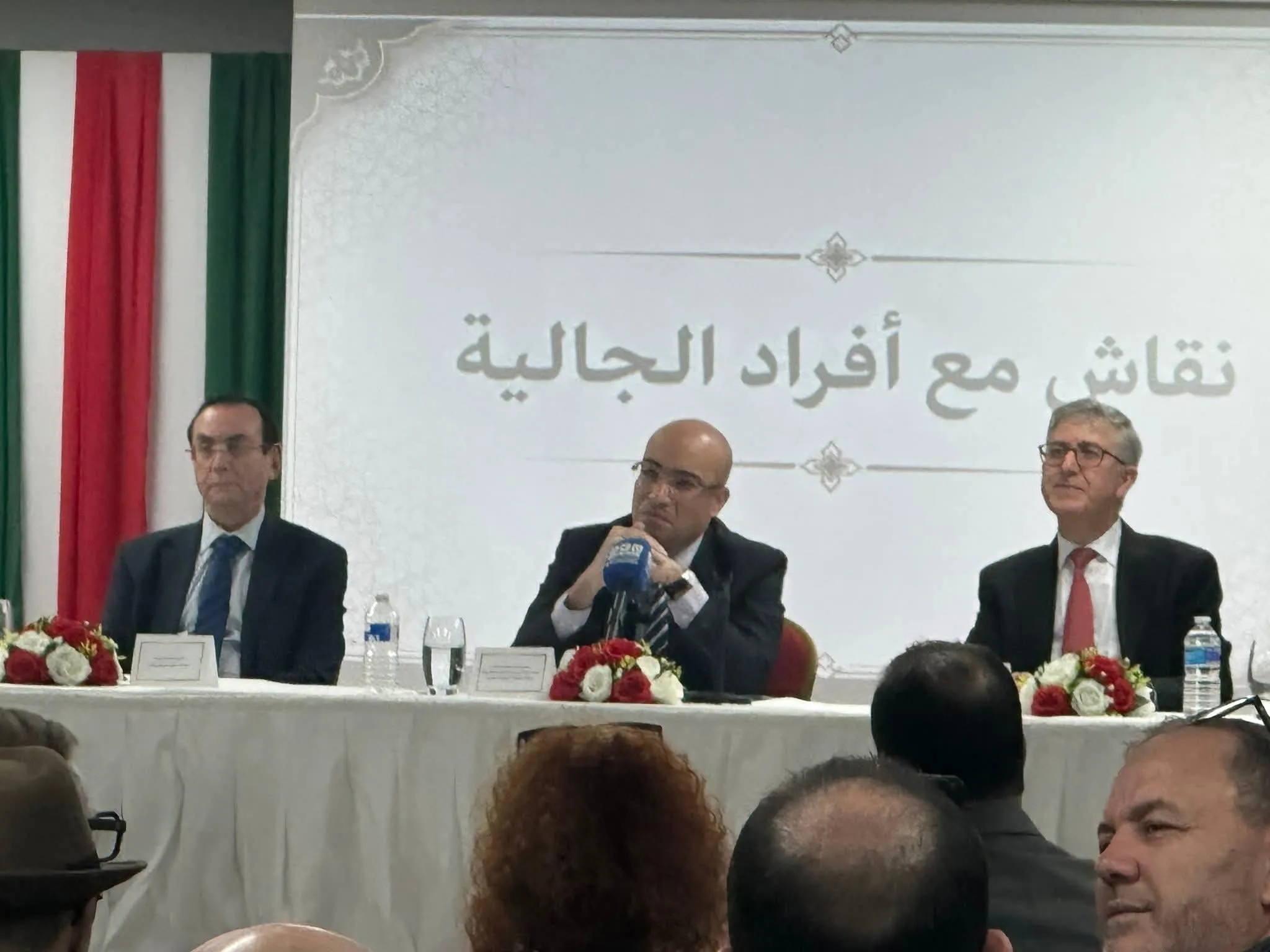 الجالية الجزائرية ببريطانيا تنقل انشغالاتها مباشرة إلى شايب