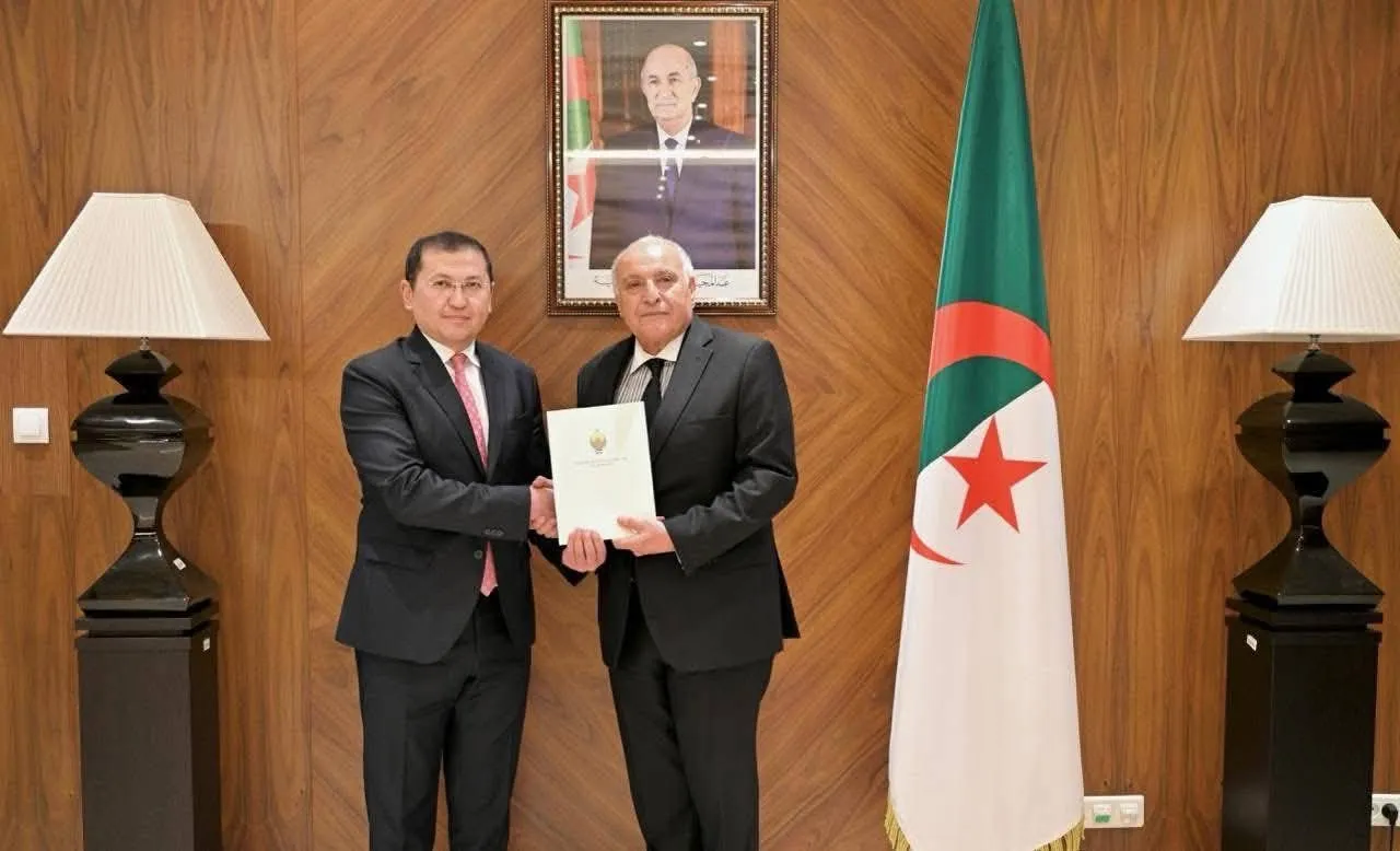 عطاف يستقبل السفير الجديد لجمهورية أوزبكستان