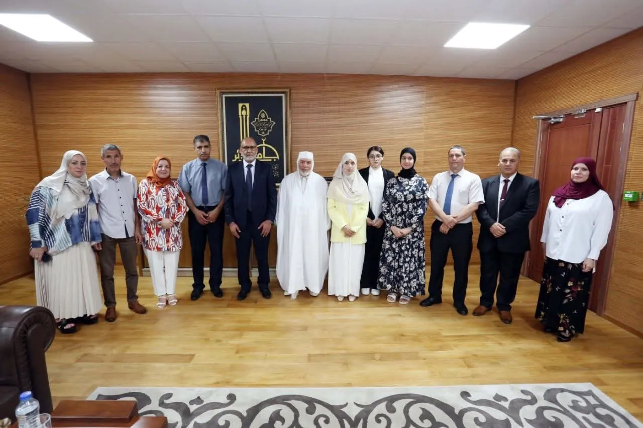 القاسمي يستقبل المتفوّقات في شهادة الباكالوريا ويكرّمهن بوسام الجامع