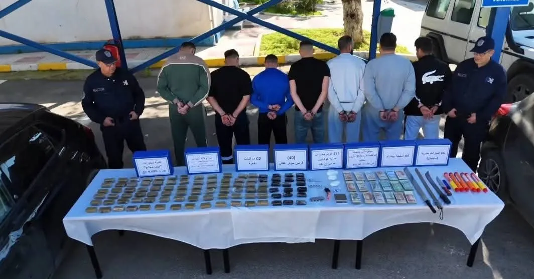 في قضيتين منفصلين.. توقيف 14 شخص وضبط قرابة 25 كلغ كيف
