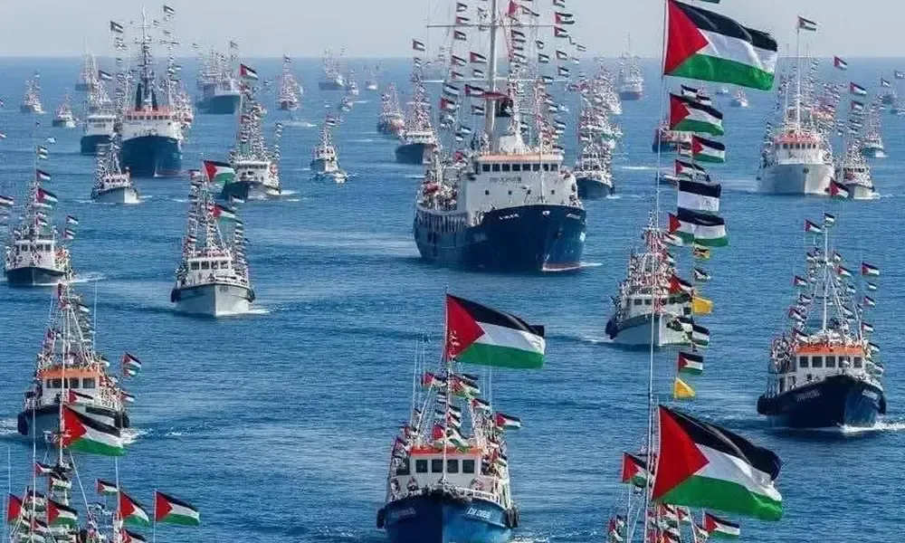 أسطول \&#34;الصمود\&#34; العالمي يقترب على مسافة 120 ميل بحري عن شواطئ غزة