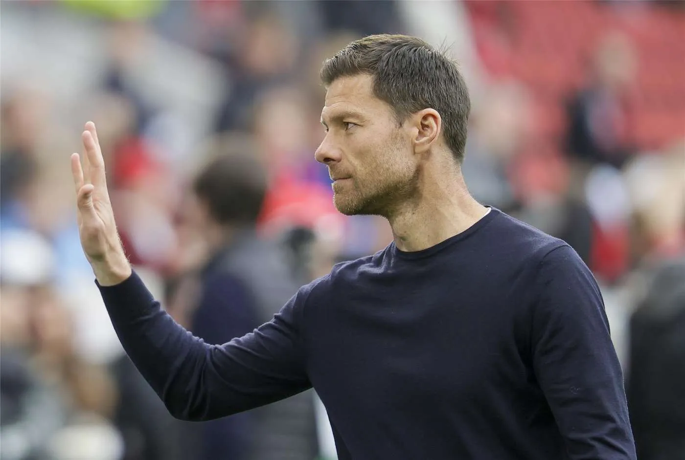 ريال مدريد يقيل المدرب تشابي ألونسو