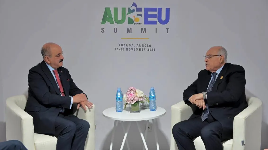 عطاف يجري محادثات ثنائية مع نظيره التونسي