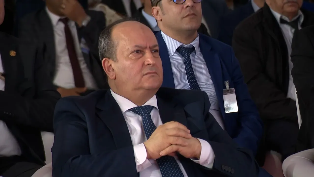 الوزير الأول: المصنع سيعطي ديناميكية جديدة لصناعة السيارات في الجزائر