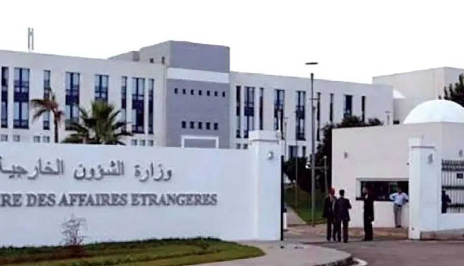 الجزائر تستدعي السفير الفرنسي: أزمة دبلوماسية على خلفية توقيف قنصلي