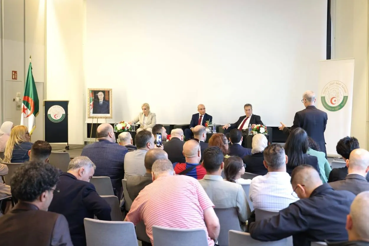 شايب يعقد لقاء  تفاعليًا مع أفراد الجالية في برشلونة