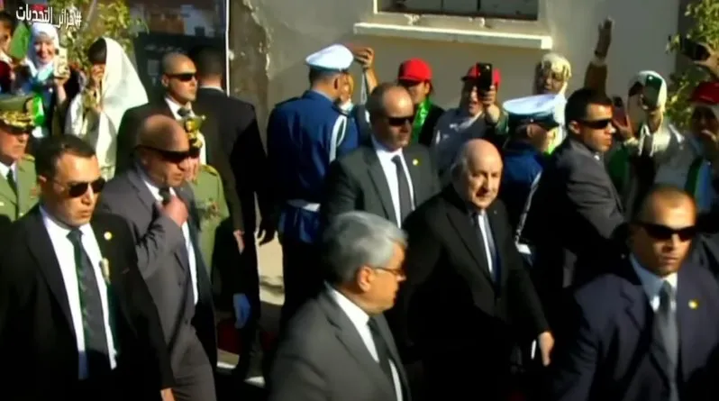 الرئيس تبون يُخص باستقبال شعبي حاشد وحار في بشار