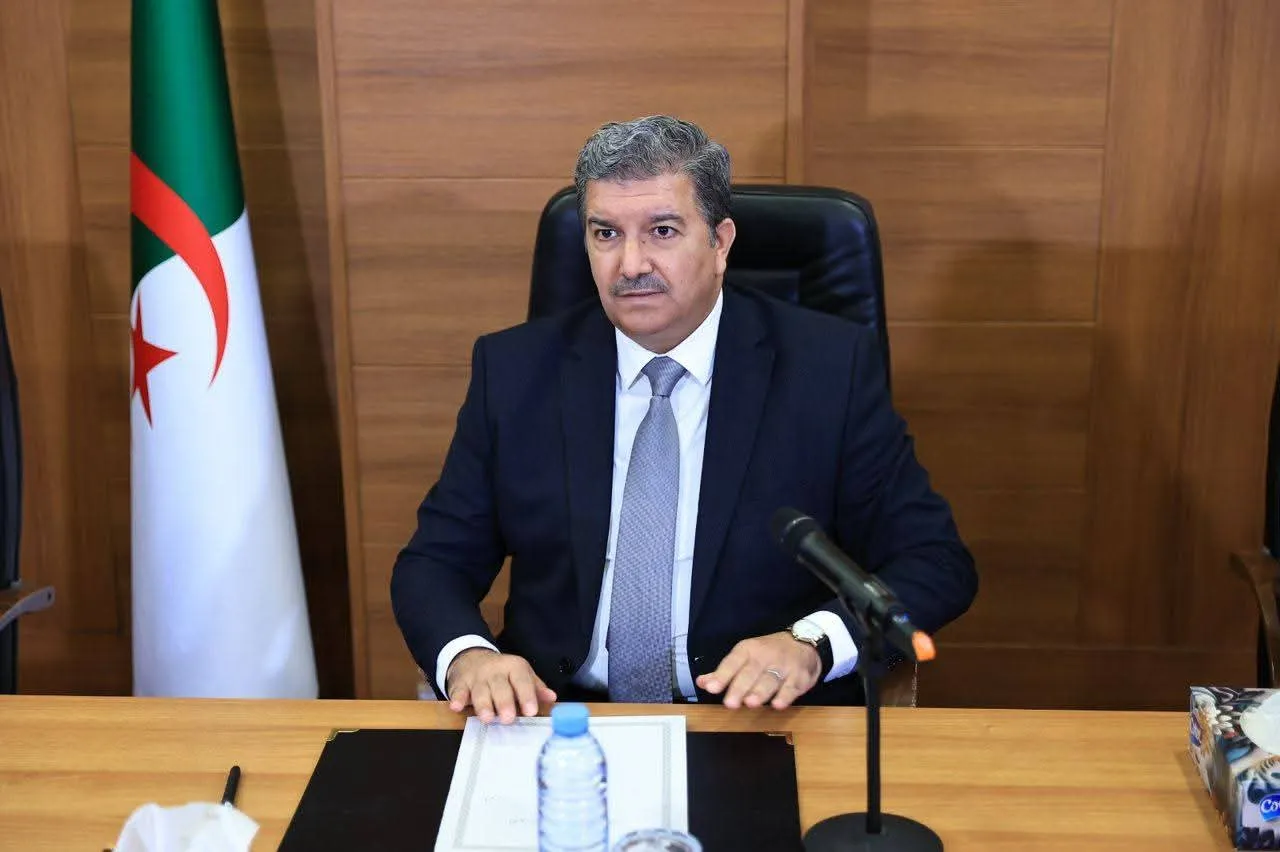 هكذا رد وزير الاتصال على ما وقع للخضر في كان 2025