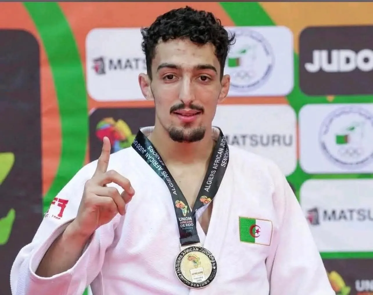 الرياضة المصارع قيس مدثر يتوج بذهبية البطولة الإفريقية فئة وزن 66 كلغ