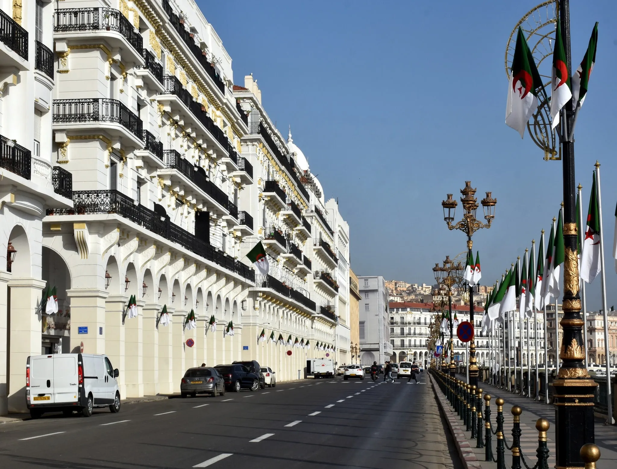 أحزاب سياسية دخلت الإفلاس السياسي لعجزها عن تقديم برنامج للشعب الجزائري