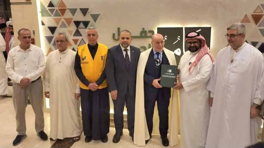 بلمهدي يستلم وثيقة الترتيبات الأولية الخاصة بموسم الحج