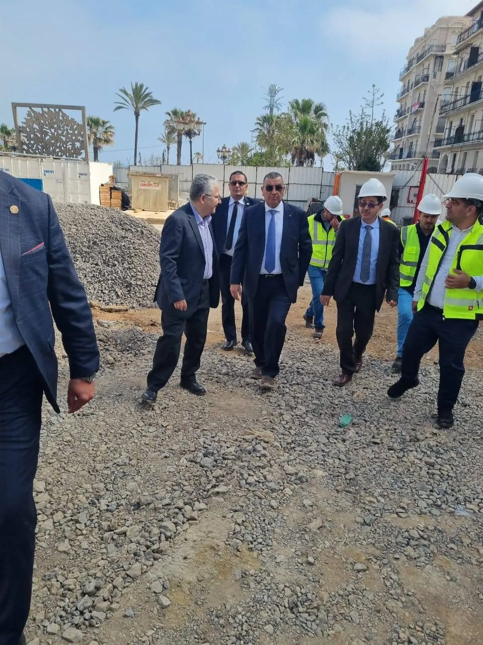 زيارة فجائية لوزير الأشغال العمومية إلى مشروع محطة الميترو بباب الوادي