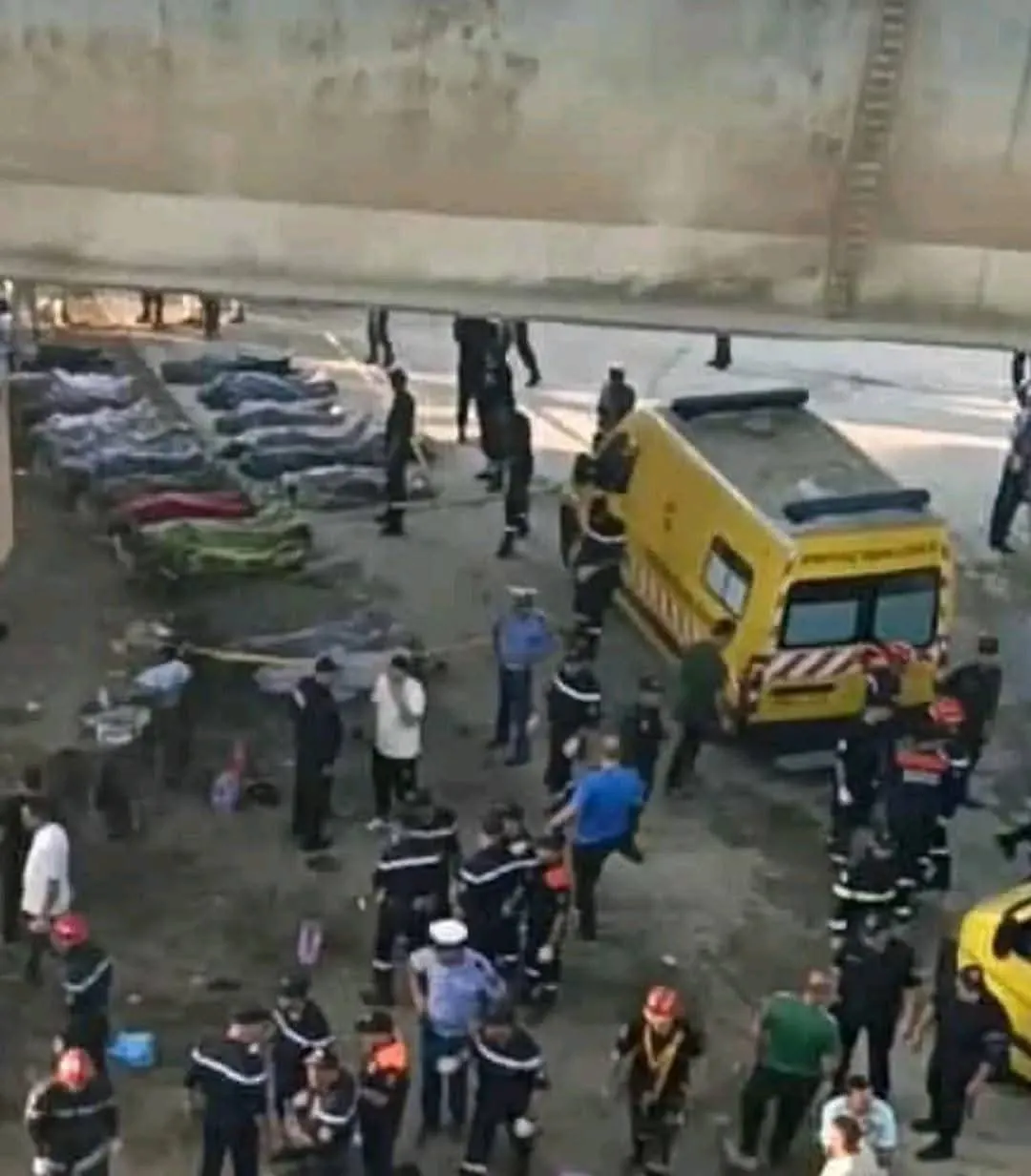 وفاة 18 شخصا وإصابة 9 آخرين في سقوط حافلة بواد الحراش