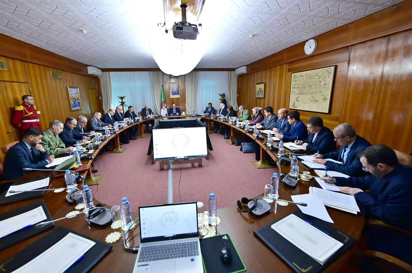 تنصيب فوج العمل المكلّف بإعداد المرجع الوطني للإدماج في صناعة المركبات