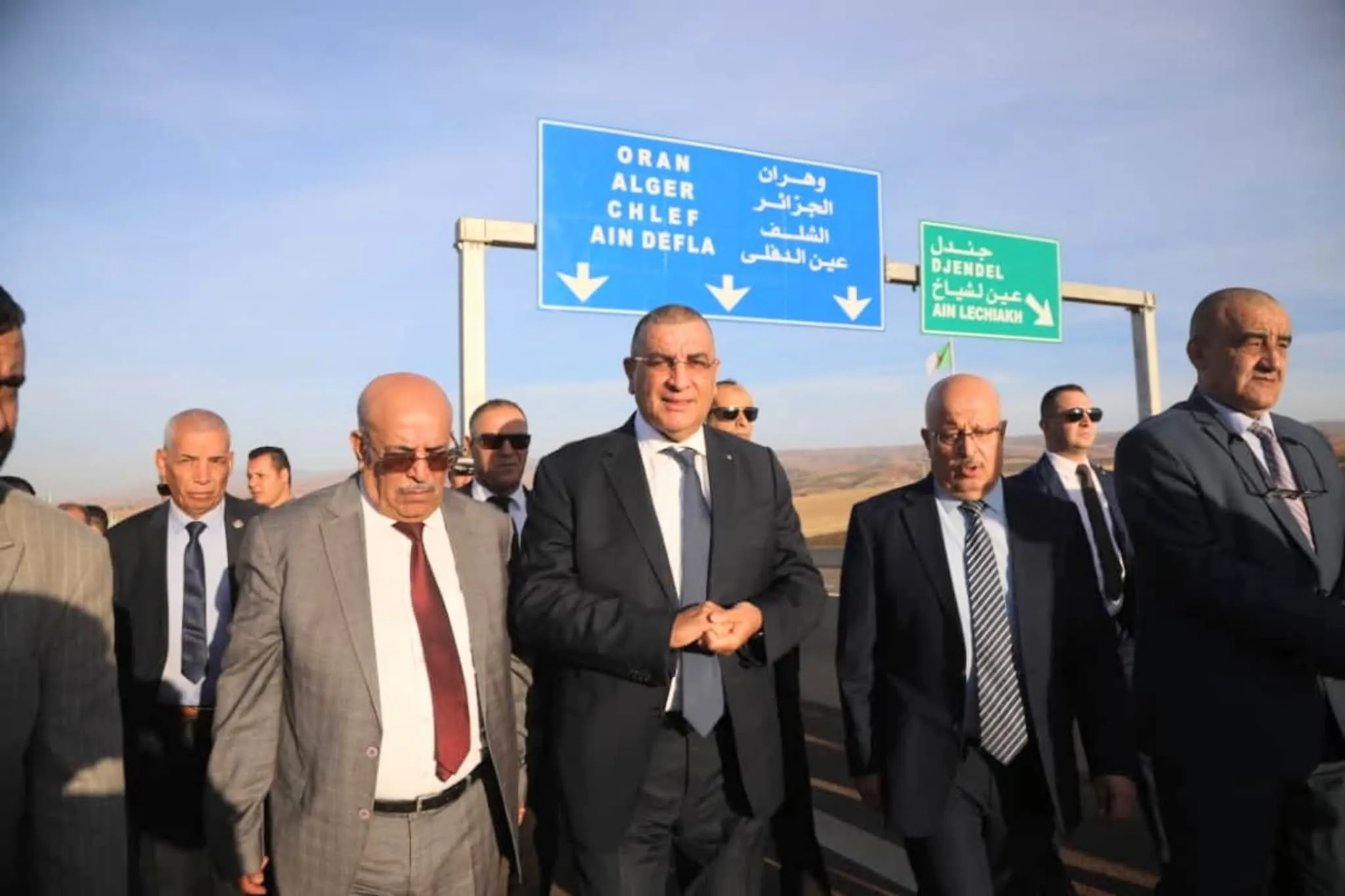 وزير الأشغال العمومية يدشن مقطع جديد من الطريق السيار