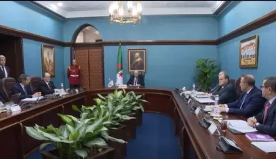 إنشاء بطاقة المُصدِّر والمستورد.. رئيس الجمهورية يترأس اجتماع عمل