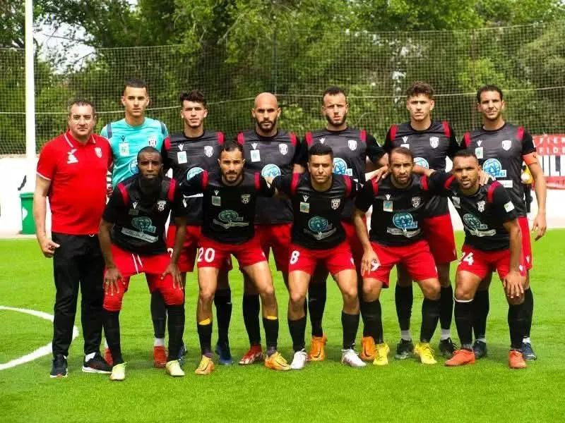 نجم بن عكنون في القسم المحترف الأول