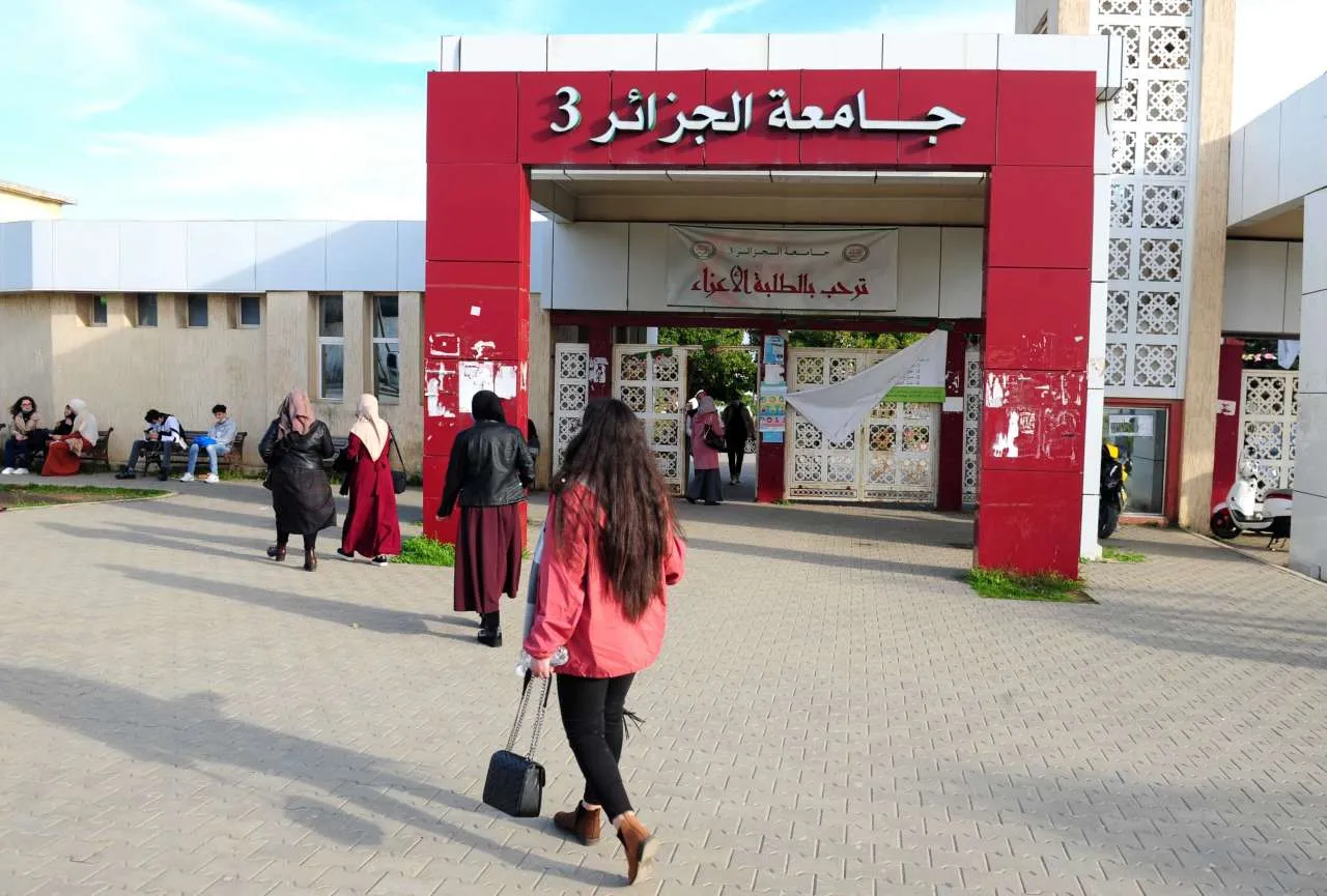 بداري.. 40 ألف طالب جديد سيستفيدون من عقود توظيف فور الانتهاء من دراستهم