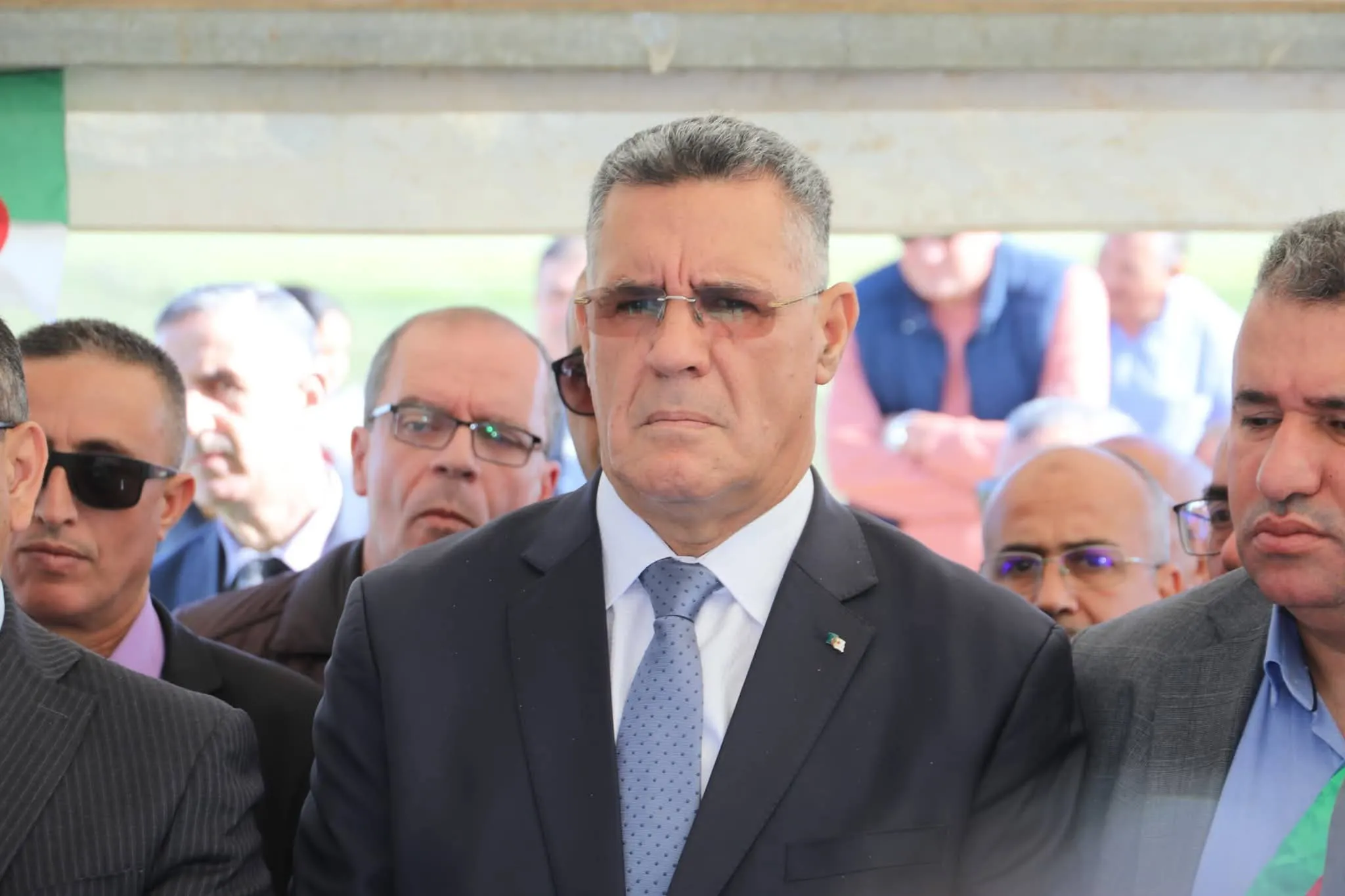 وزير الري يشدد على تسريع إنجاز مشروع تزويد أربع ولايات بالمياه