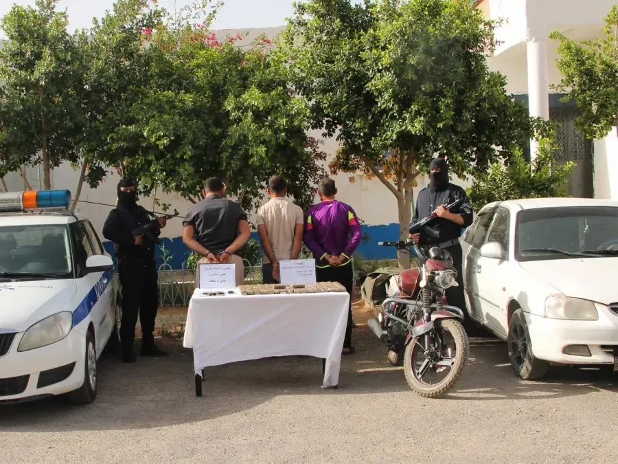 بشار: الاطاحة بعصابة وحجز كمية من المخدرات قادمة من المغرب