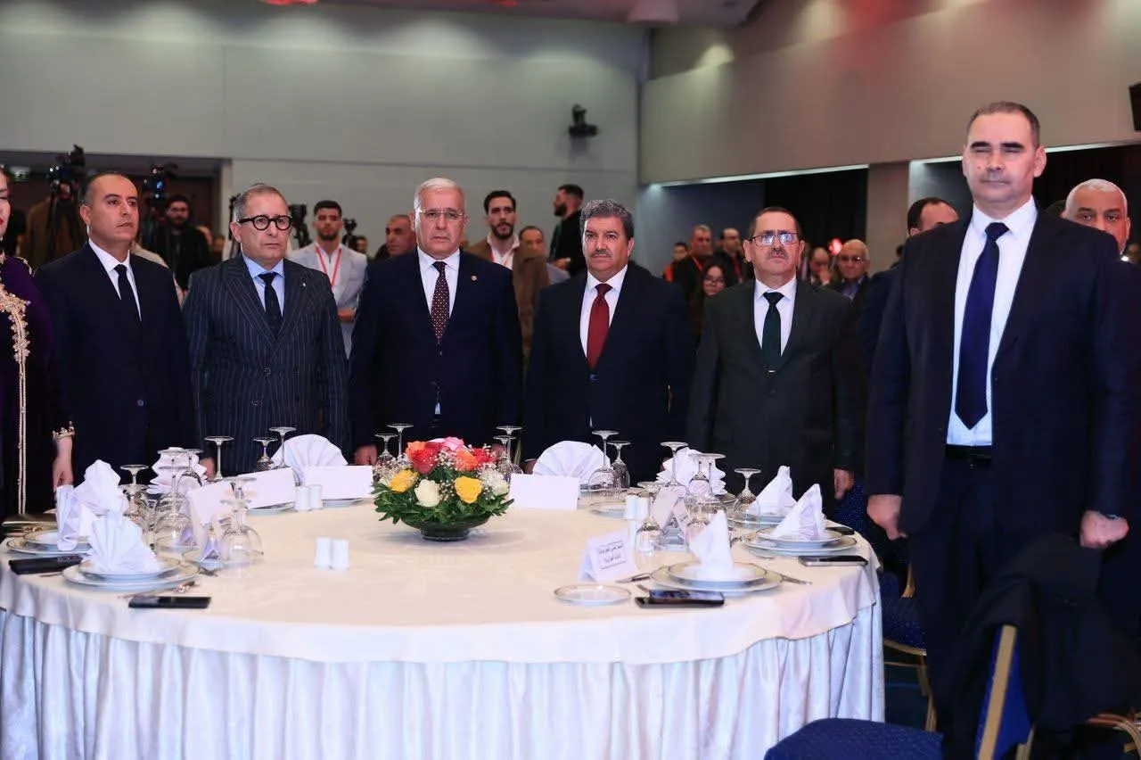 وزير الاتصال يشرف على حفل تتويج الفائزين لأفضل رياضيي 2025