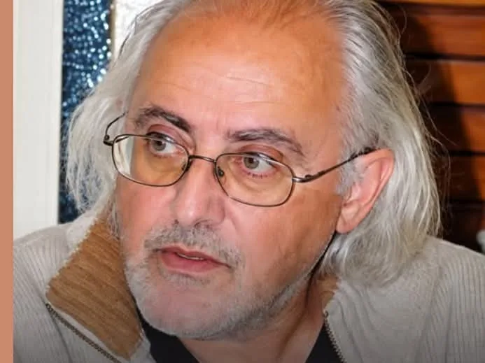 وفاة الصحفي والكاتب محمد بوعلام بن شيكو عن عمر ناهز 74 سنة