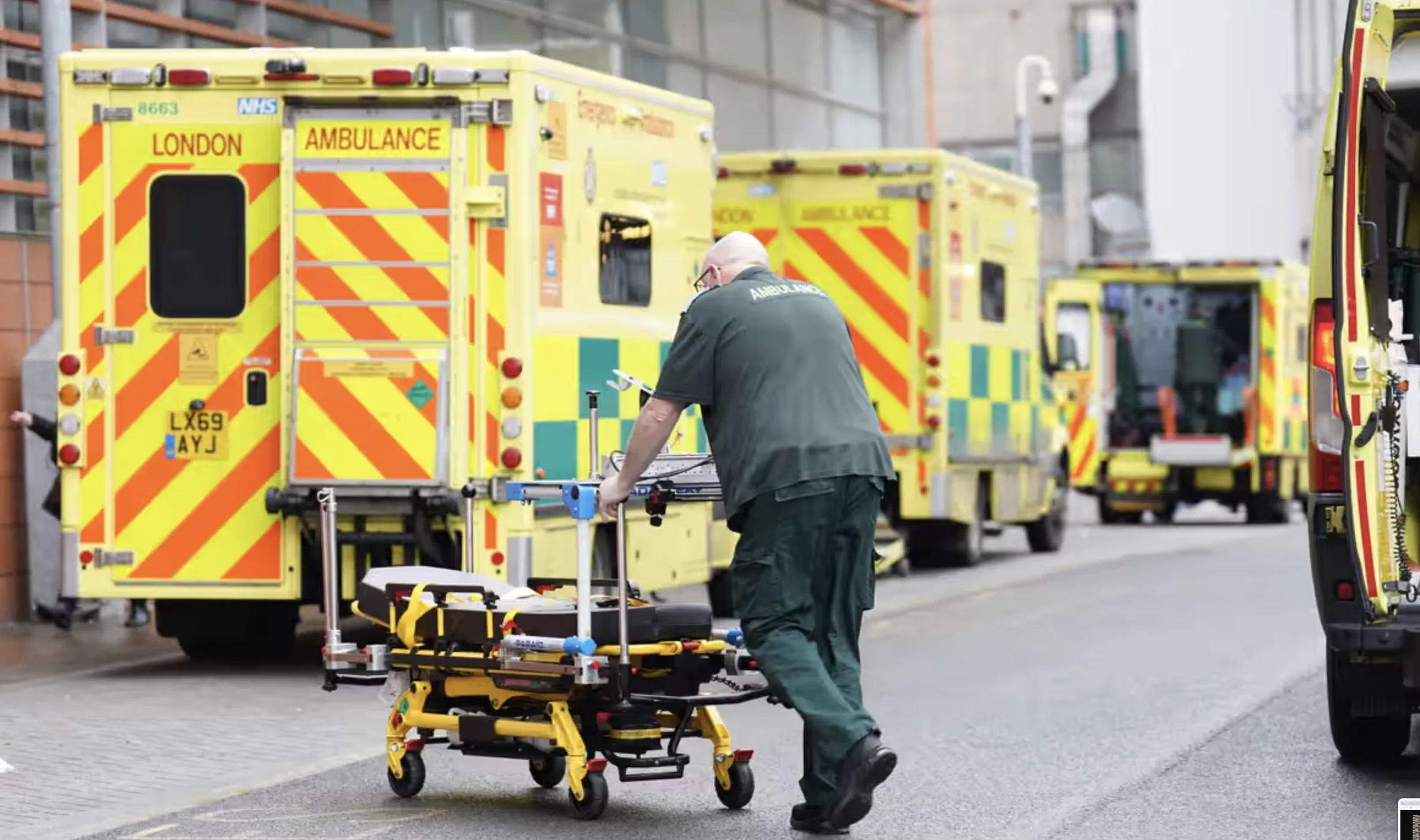 NHS تستمع لصوت الإسلام من الداخل: برنامج "توجيه عكسي" يلفت الأنظار