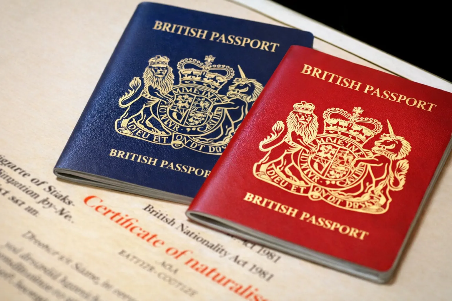 مخاوف من تشديد الهجرة تدفع آلاف المهاجرين نحو الجنسية البريطانية