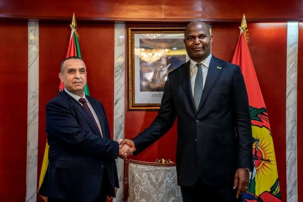 عجال يستقبل بمابوتو من طرف رئيس جمهورية موزمبيق