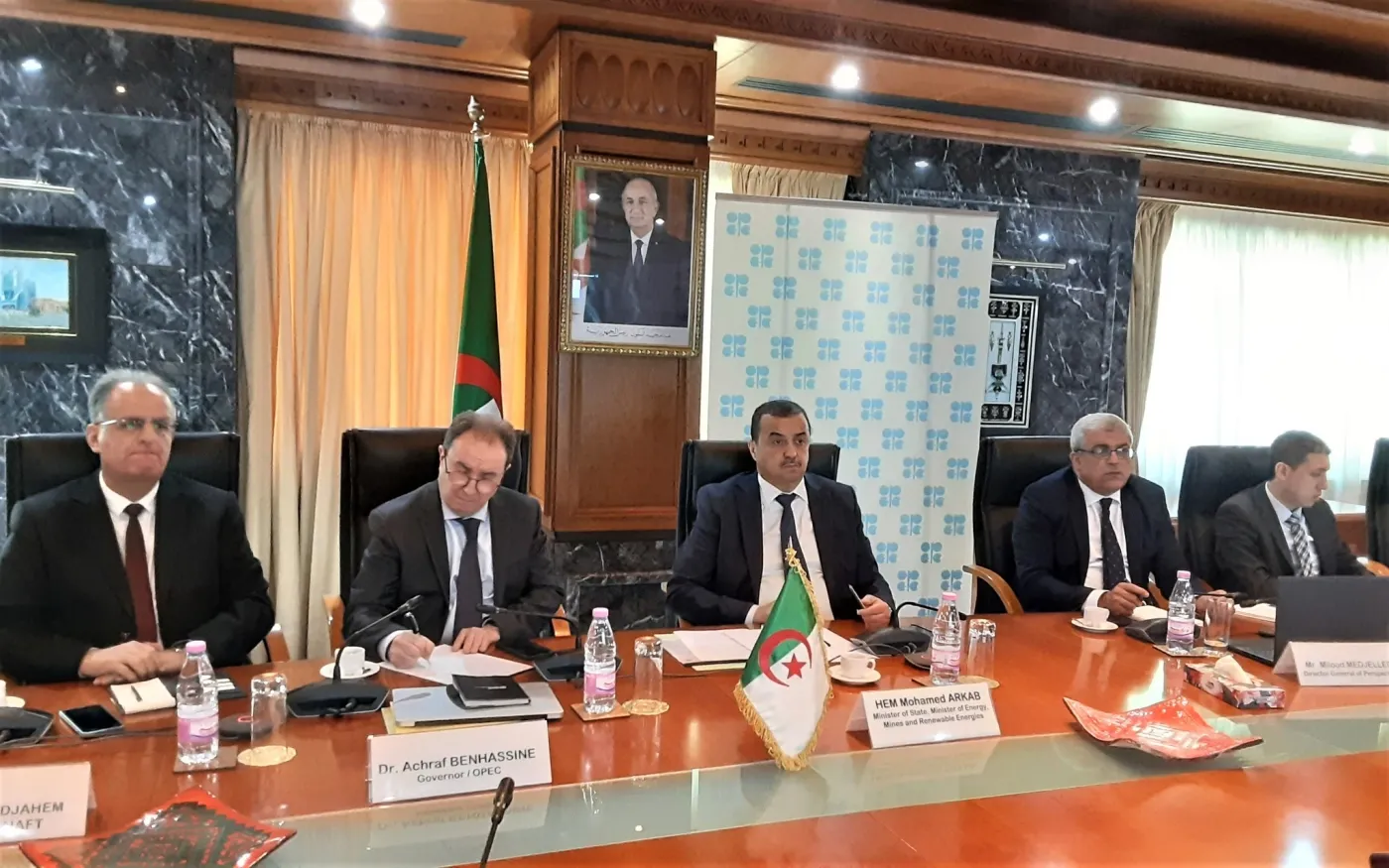 الجزائر ترفع إنتاج النفط بـ9 آلاف برميل يوميا استجابة لاتفاق أوبك