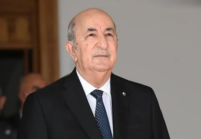 رئيس الجمهورية يزور جناح وزارة الدفاع بمعرض الجزائر الدولي