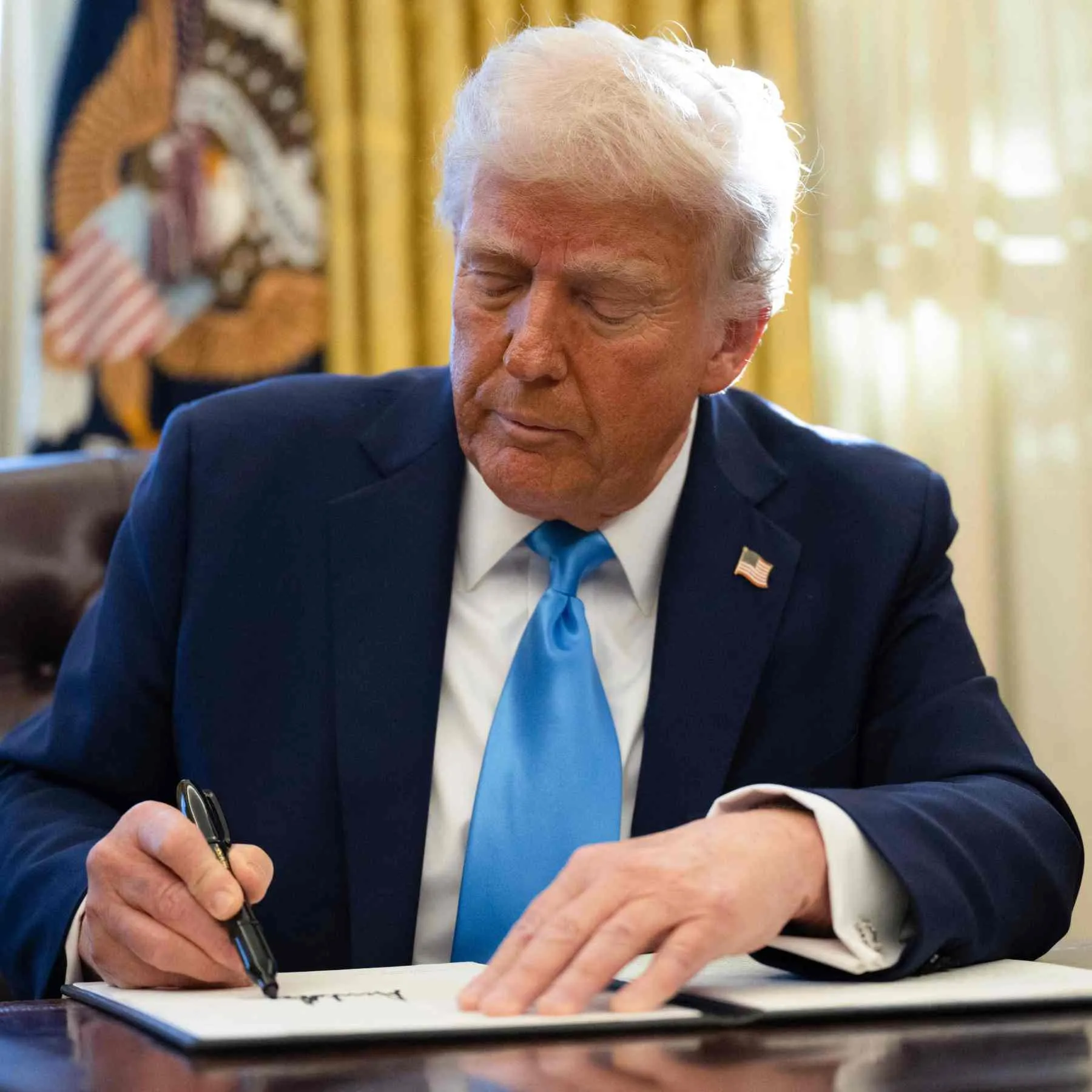 ترامب يصنف جماعة الإخوان في لبنان، مصر، والأردن، منظماتٍ إرهابية