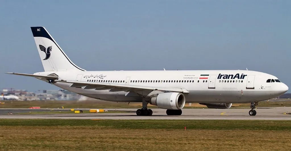 إيران تعلن تمديد إغلاق مجالها الجوي