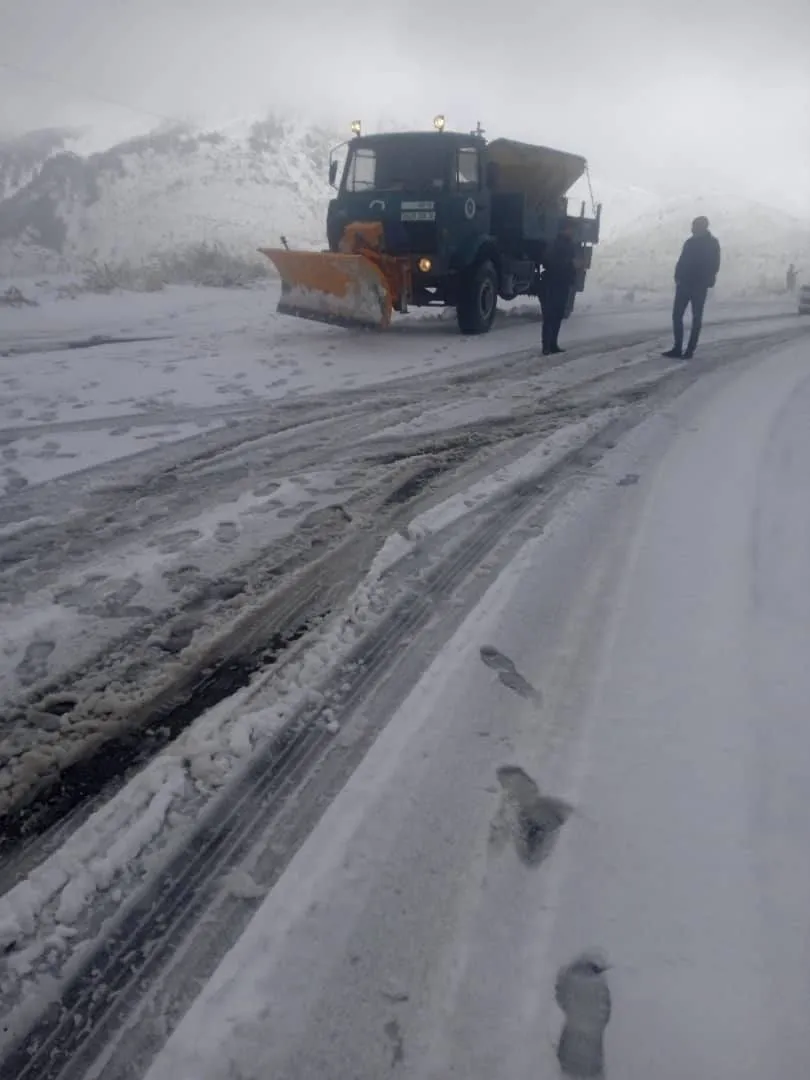 ثلوج وجليد بهذه الطرقات..الدرك الوطني يحذر