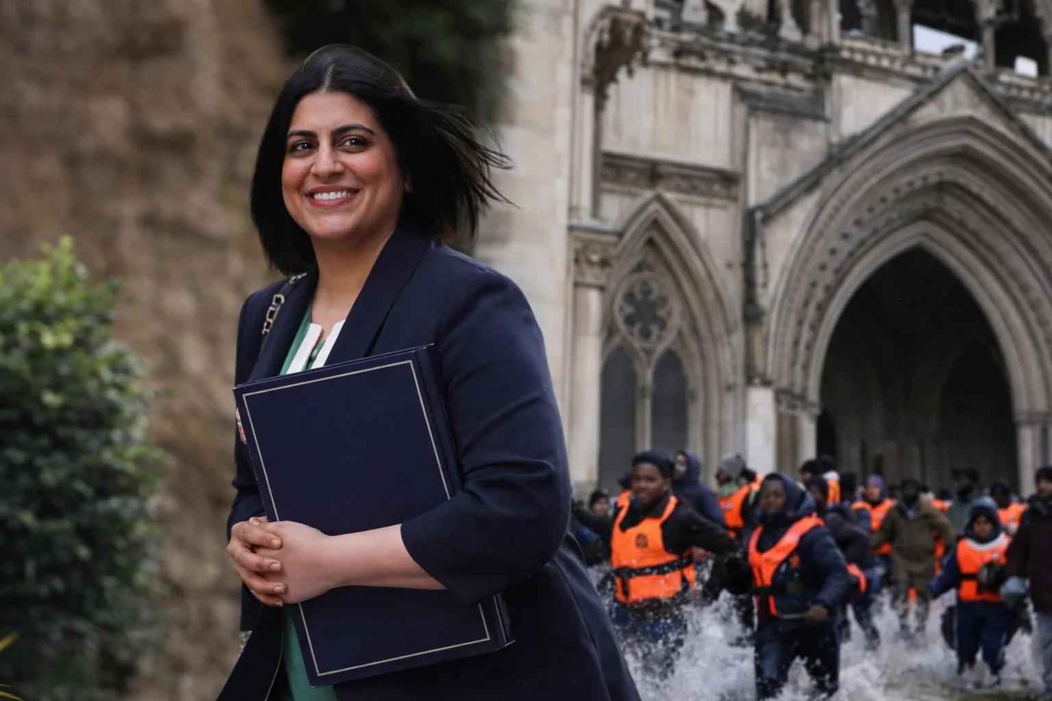 خطة مثيرة للجدل في بريطانيا…ترحيل عاجل للمهاجرين قبل حق الاستئناف