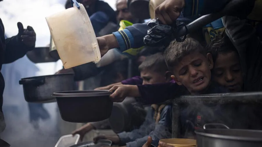 الأونروا: غزة على أعتاب مجاعة تهدد 2.3 مليون فلسطيني